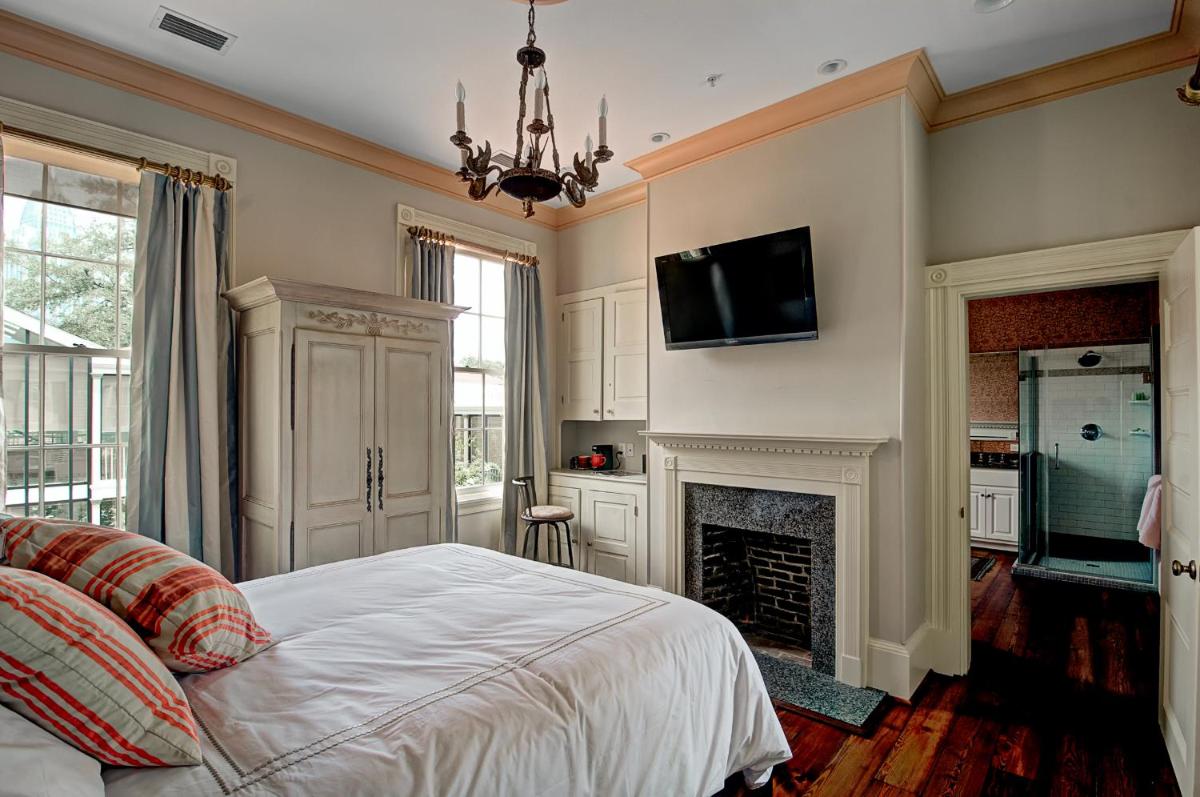 Fort Conde Inn - Mobile - Housity