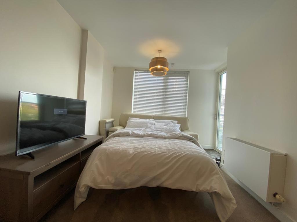 Central Milton Keynes hub one bedroom secured apartment - Housity