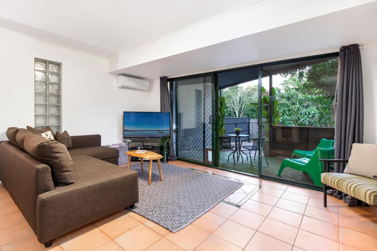 Funky, Central Studio - Housity