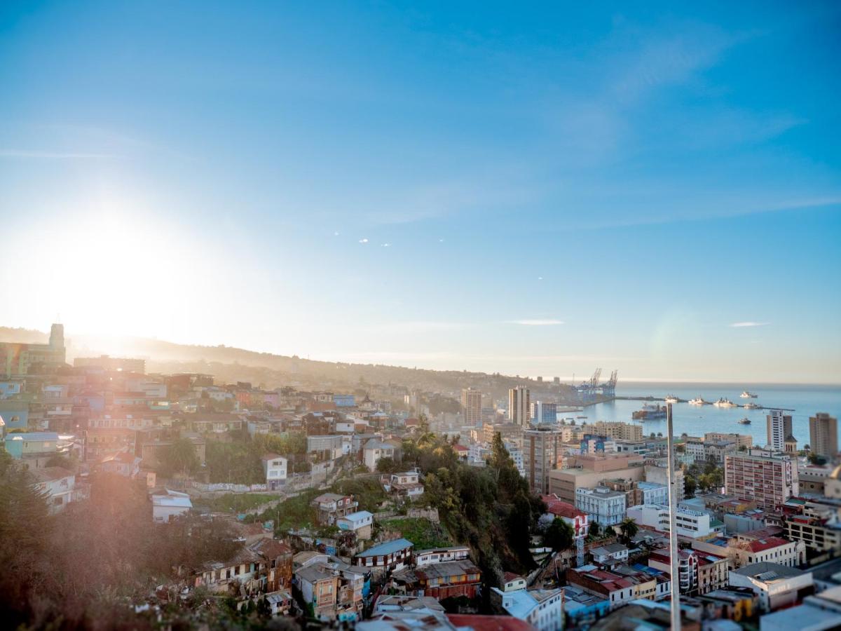 Hotel Winebox Valparaiso - Housity