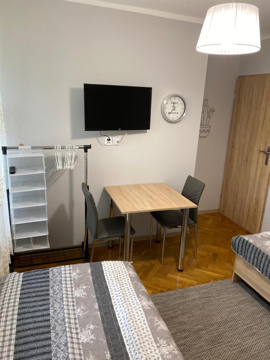 Chrobrego 4 - Housity