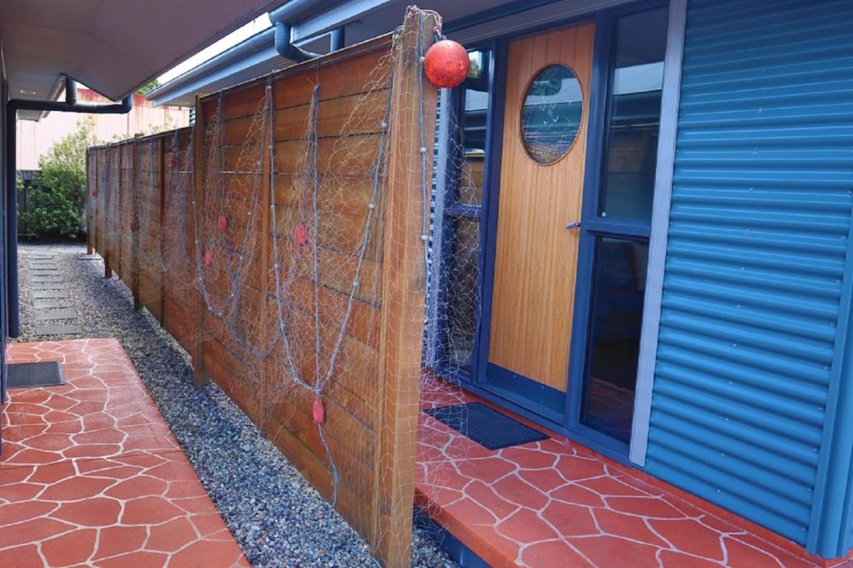 Strahan Bungalows - Housity