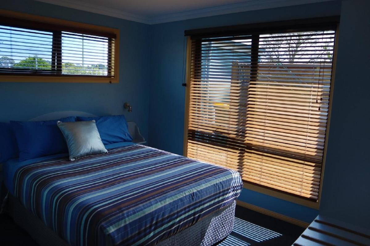 Strahan Bungalows - Housity