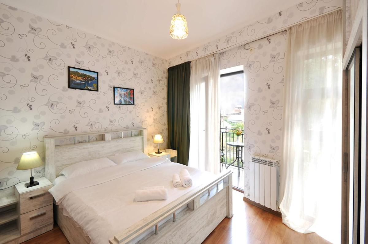 Apartment Art Django Old Avlabari - Housity