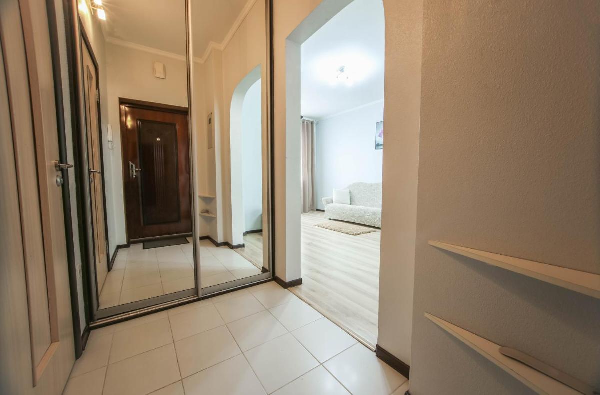 Suitetrails - Apartments on Aviatorov 23