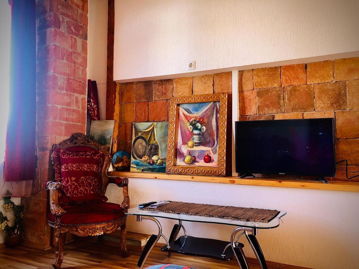 Suitetrails - Heart of Old Tbilisi Apartments