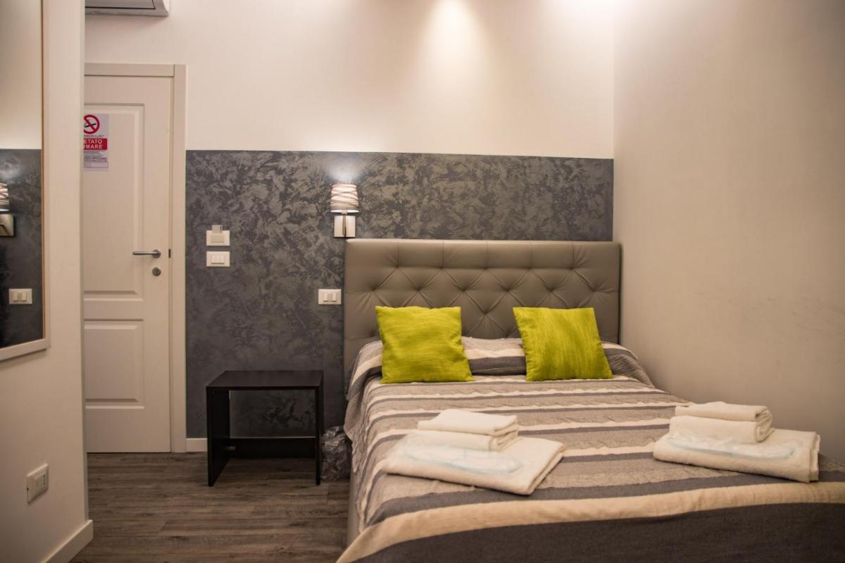 Double A Guest House - Housity