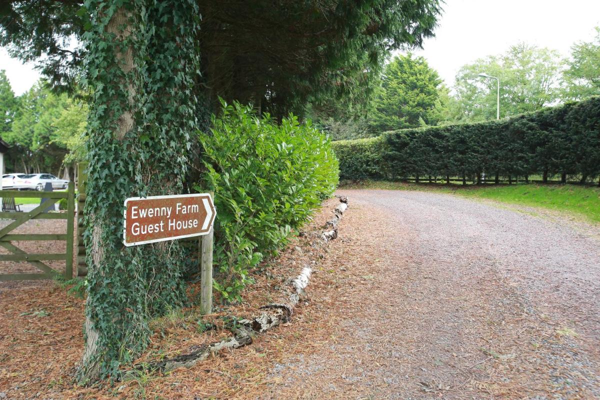 Ewenny Farm Guest House - Housity