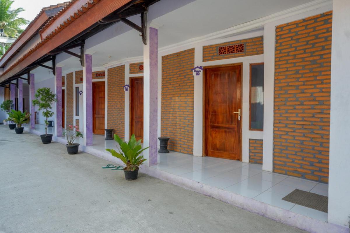 RedDoorz near Goa Jatijajar 2 - Housity
