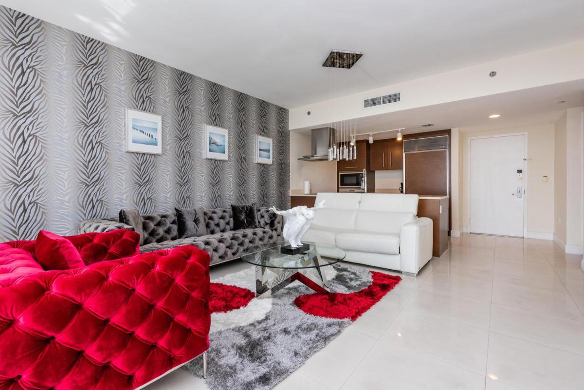 BUSINESS MIAMI LUX Icon Tower - Housity
