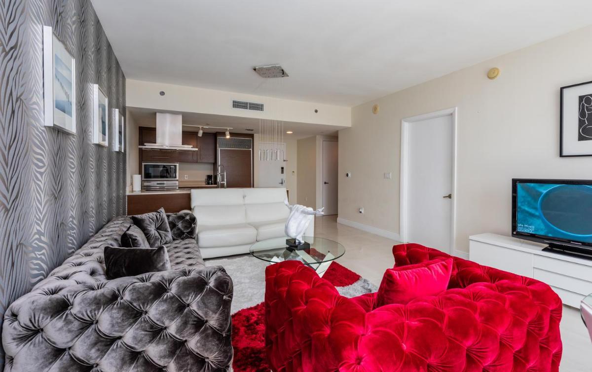 BUSINESS MIAMI LUX Icon Tower - Housity
