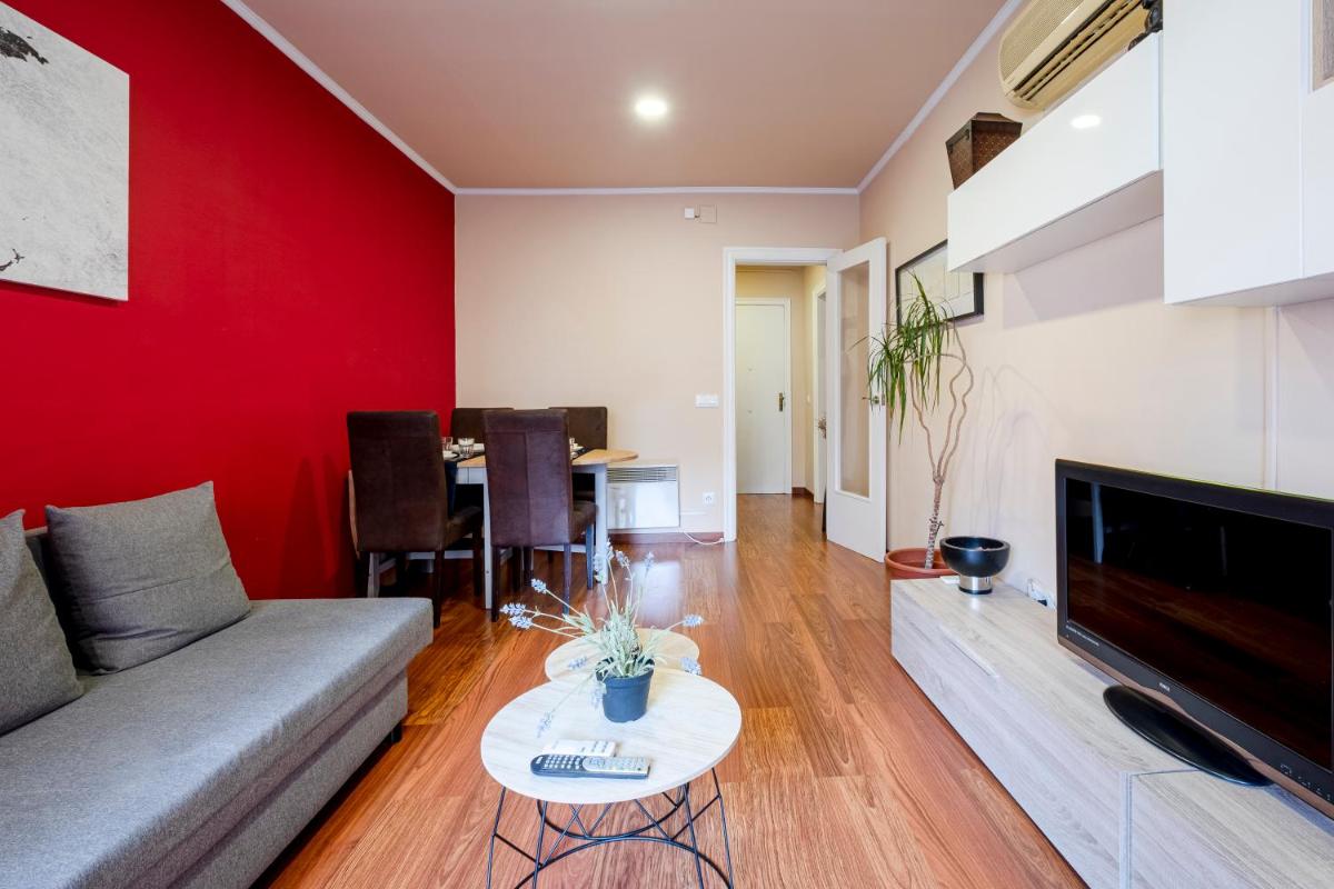 Three Bedroom Apartment in Sants - Housity