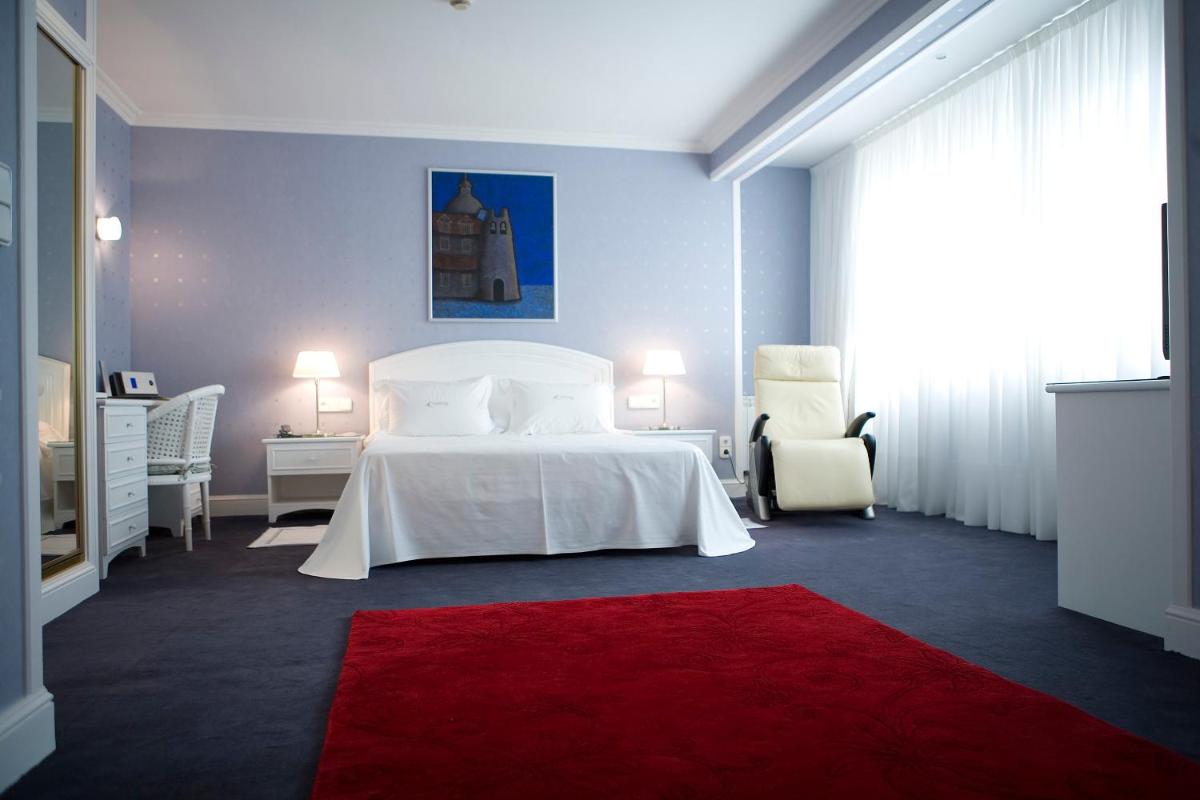 Las Rocas Playa Hotel - Housity