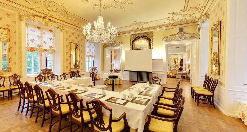 Hvedholm Slotshotel - Housity