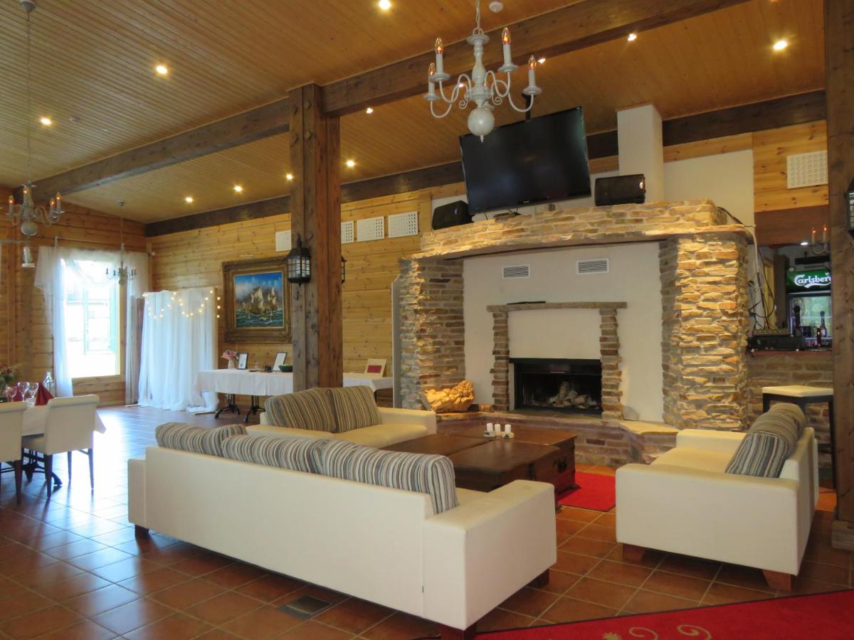 Holiday Village Tahko-Tours - Housity