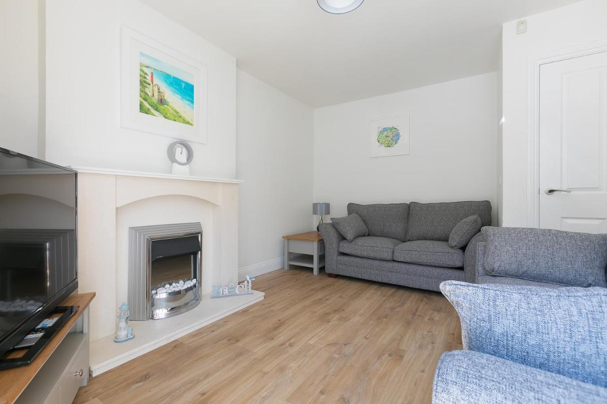 Honeysuckle Cottage, Lelant - Housity