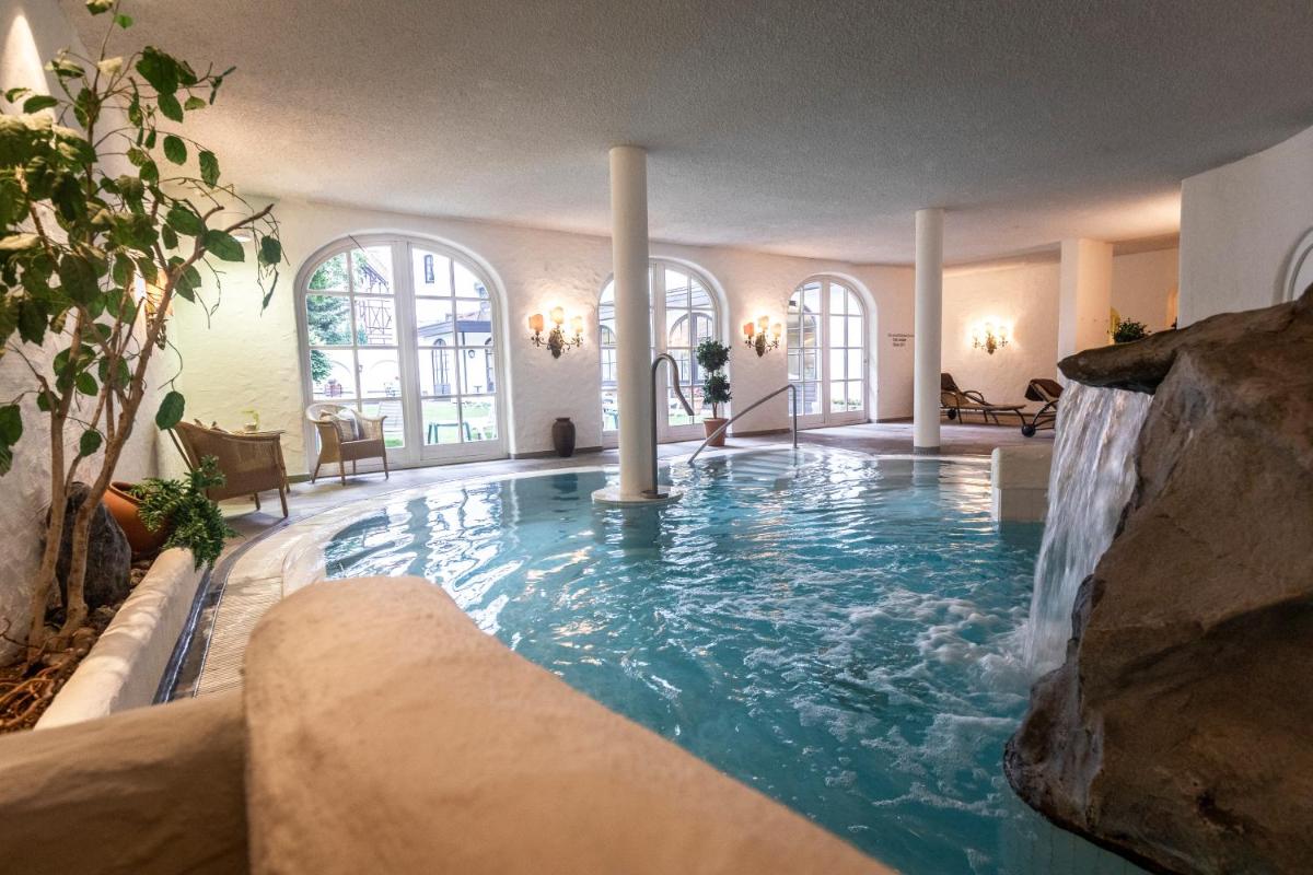 Der Swimmingpool an oder in der Nähe von Mühl Vital Resort