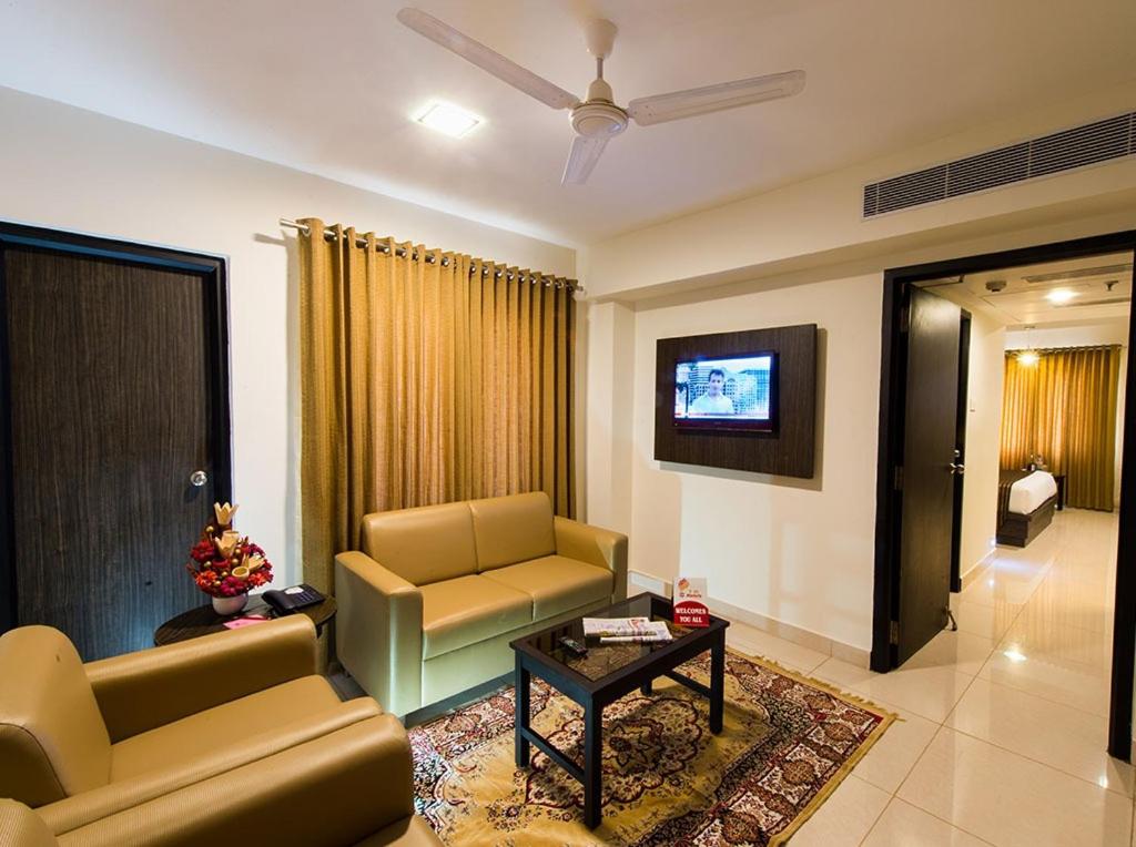 Plaza Hotel Trichy - Housity