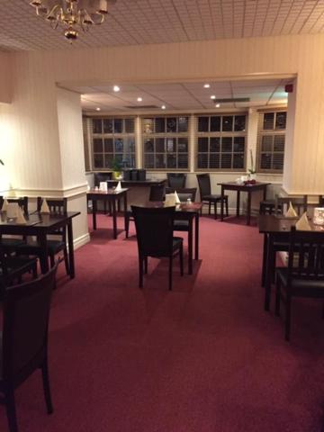 Alexandra Hotel - Housity