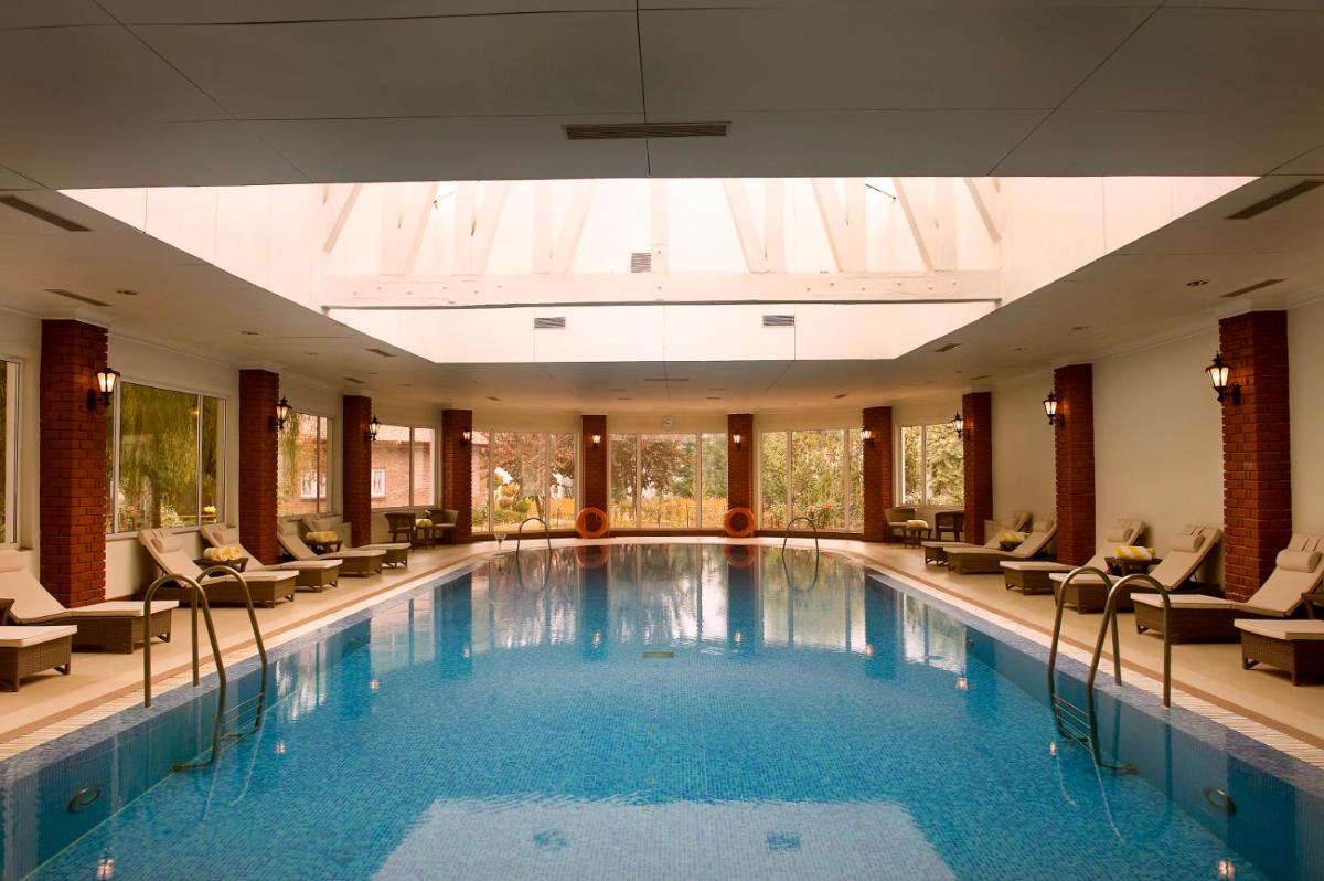 Suitetrails - The LaLit Grand Palace Srinagar