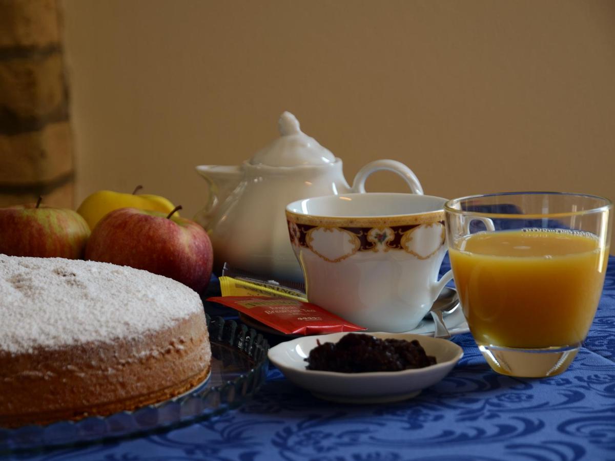 9 Muse Bed and Breakfast - Housity