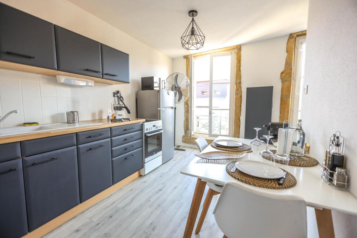 Grand Studio tout confort au cœur du centre ville - Housity