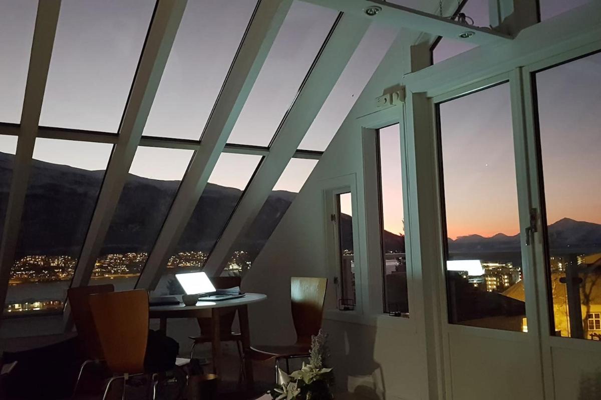 Glass roof private loft in Tromsø - Housity