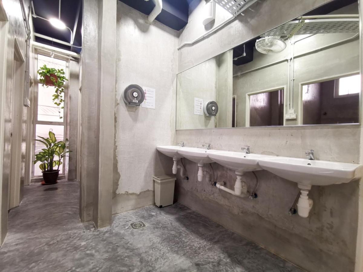 Attrus Bed & Breakfast - Housity
