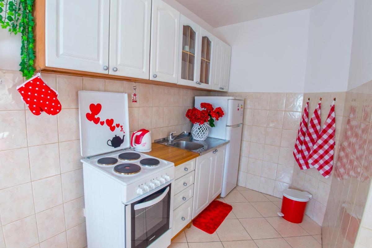 Apartment Red - Housity