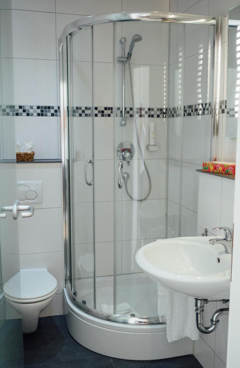 Hotel Garni Ammergauer Hof - Housity