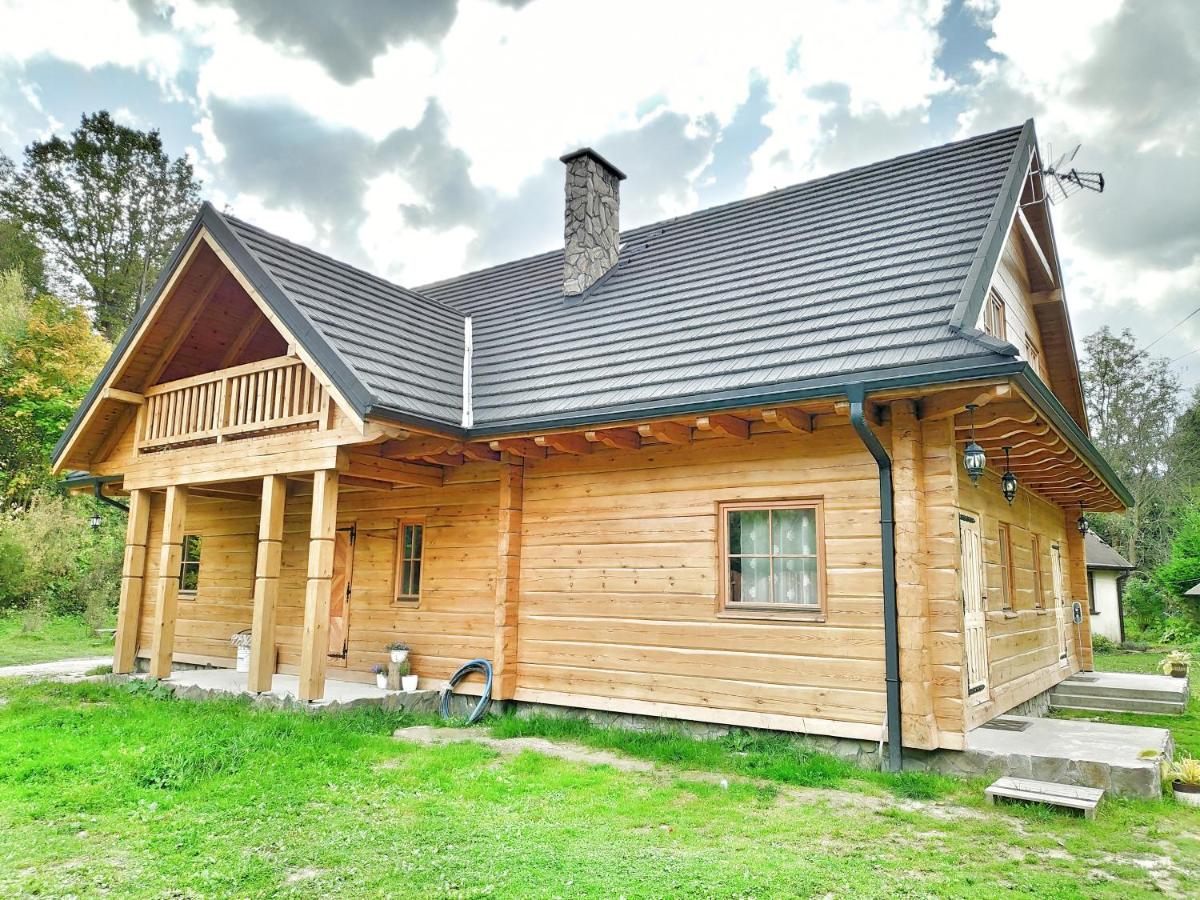 Fajna Chatka - Housity