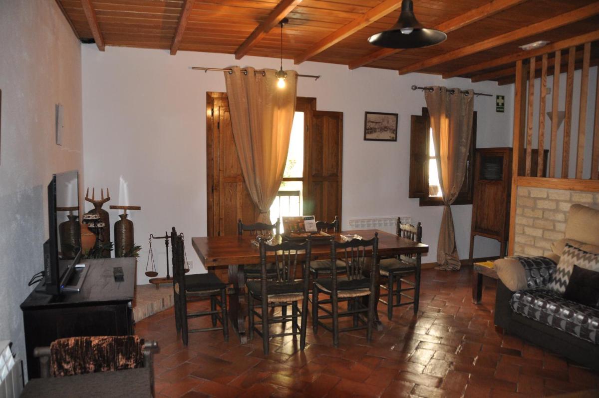 Casa Rural Las Jañonas CC-CR-00219 - Housity