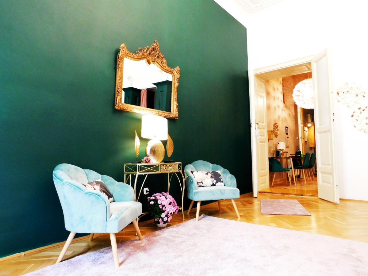 Wonder Deer Lux Apartment at the Parliament self check-in - Housity