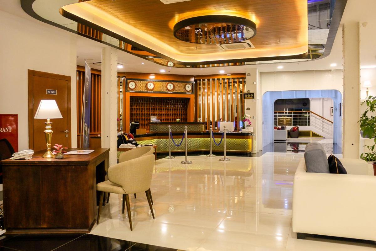 Suitetrails - Doulos Phos The Ship Hotel