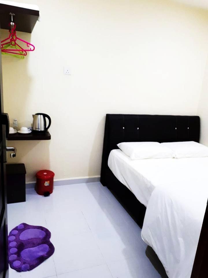 Spring Day Hotel - Housity