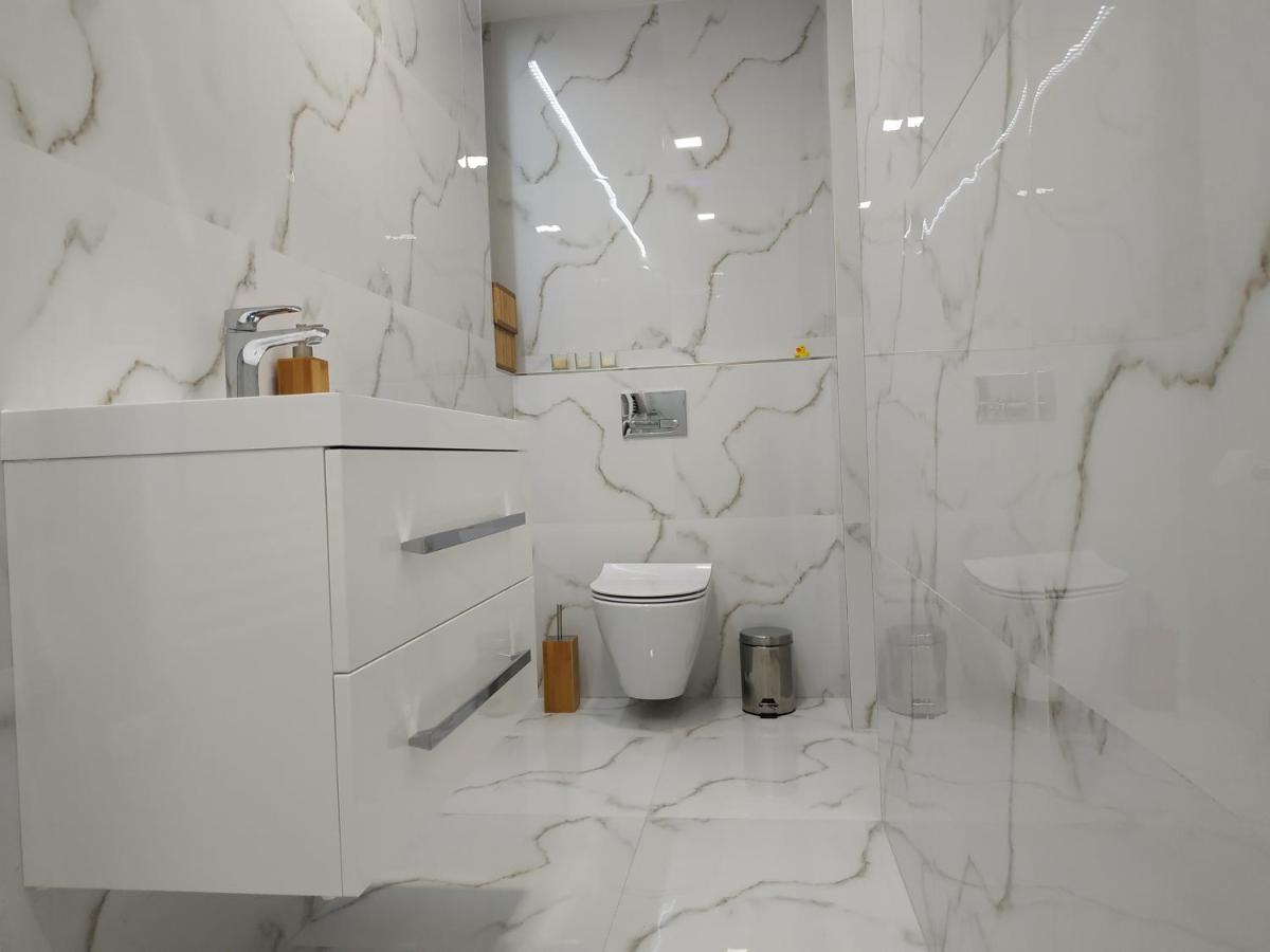 Slnečný apartmánový dom Oslany - Housity