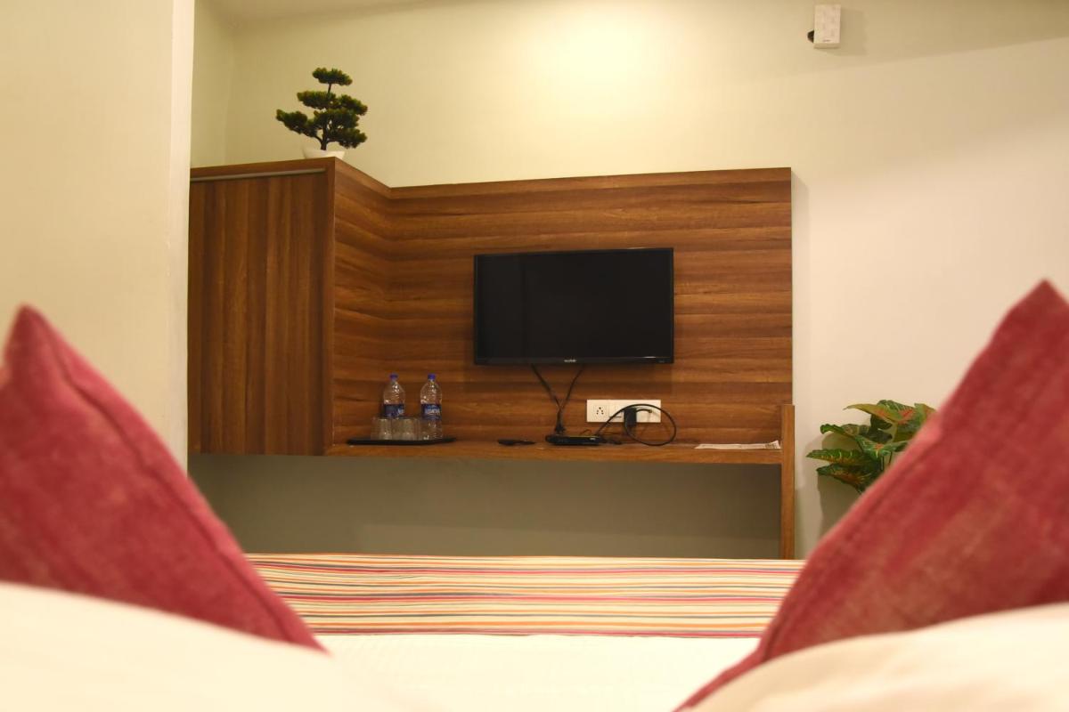 HOTEL RAJPATH INN - Housity