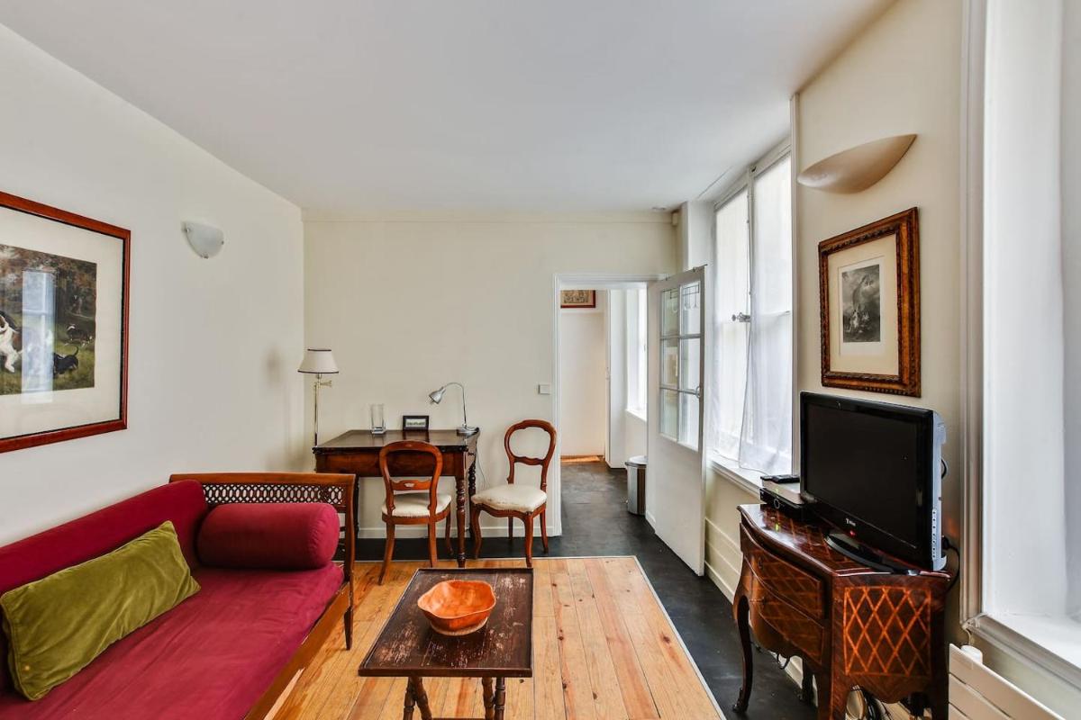 Unit 008 Saint Germain des Pres (Bac rdc) - Housity