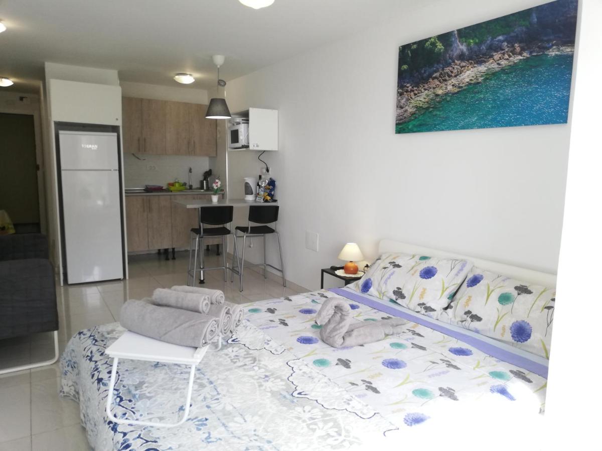 Paradise Candelaria - Housity