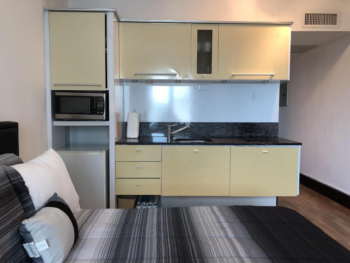Oceanfront Studio Casablanca Miami Beach - Housity