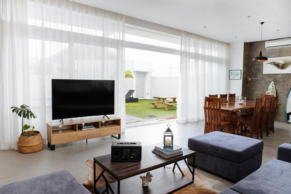 Beach House Zambales - Housity