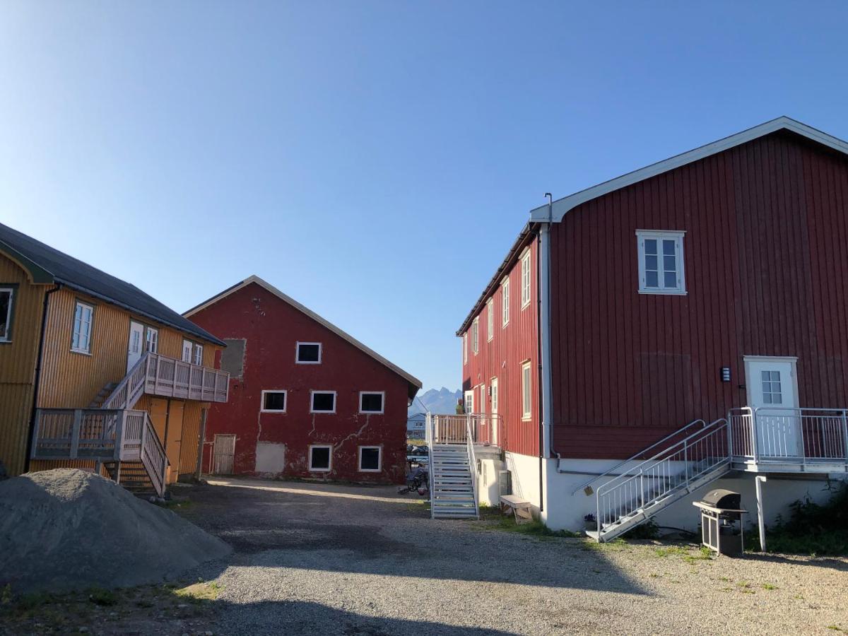 Laukvik Suites - Housity