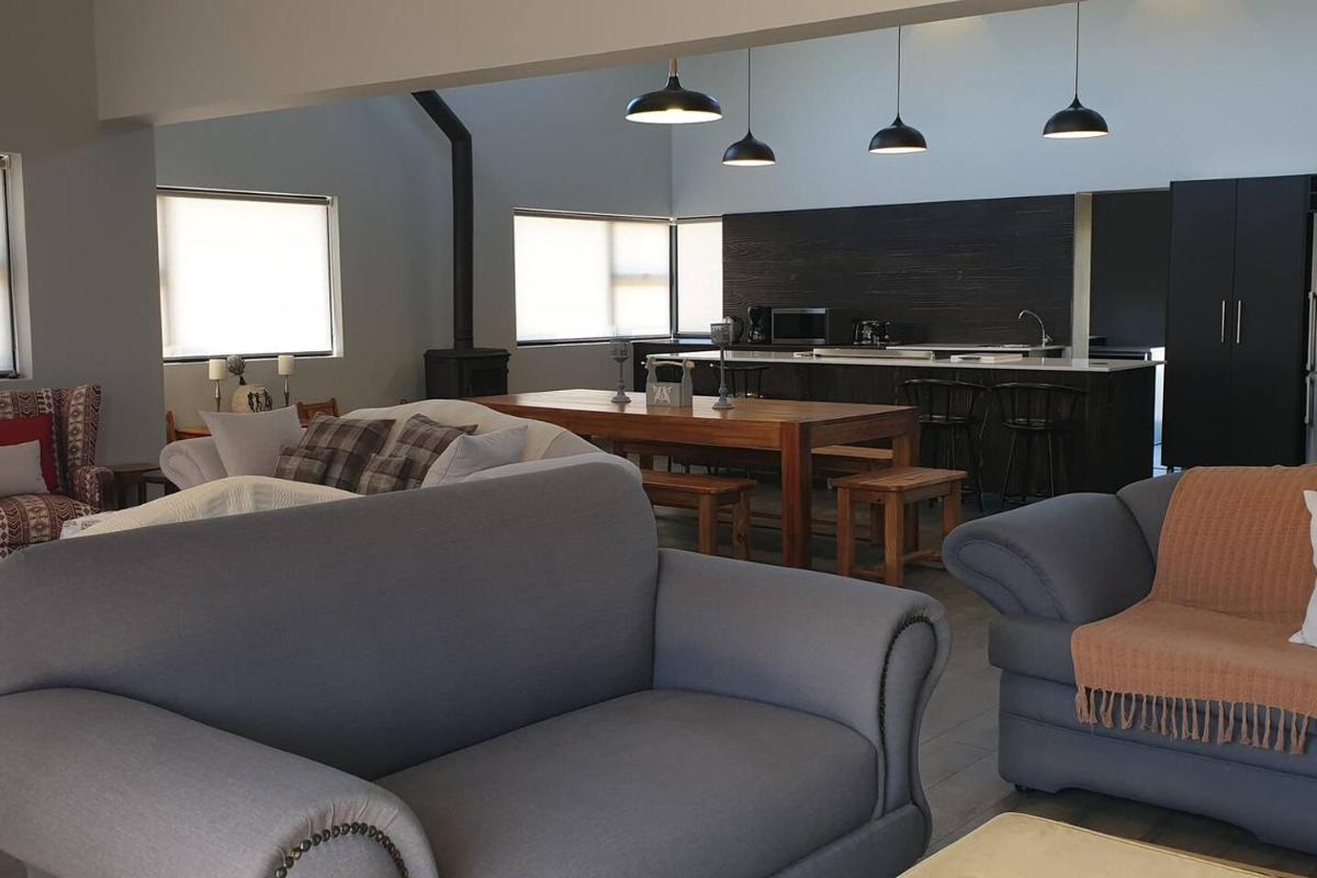 Serrulata House - Housity