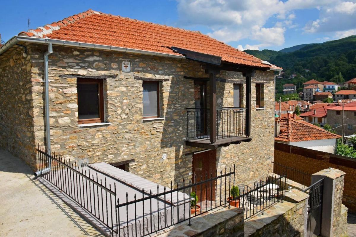 Suitetrails - Traditional Stone Villa 
