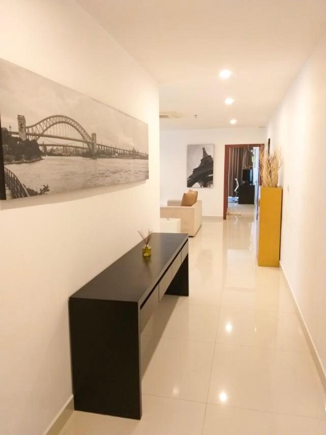 Platinum One - Private Apartment at #1 Bagatalle Road, Unit 7-1 Colombo 3 - Hizvo