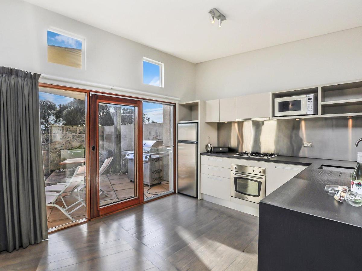 Hearns Beachside Villa 3 - Housity