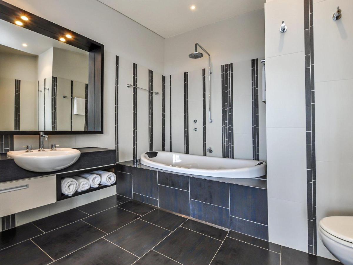 Hearns Beachside Villa 3 - Housity