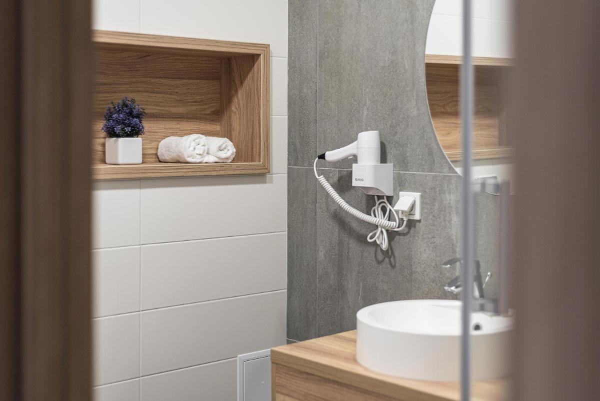 Suitetrails - Amarant Urban Hotel by CHM