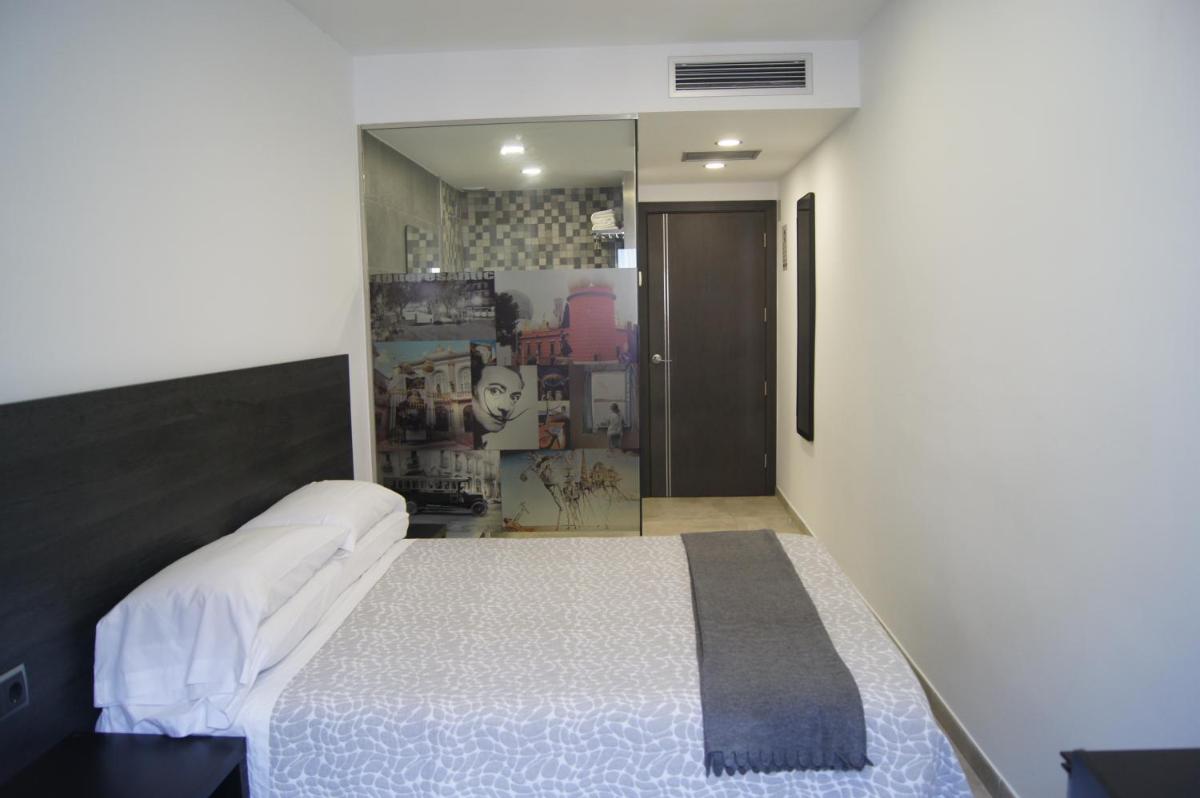 Hostal Sanmar - Housity