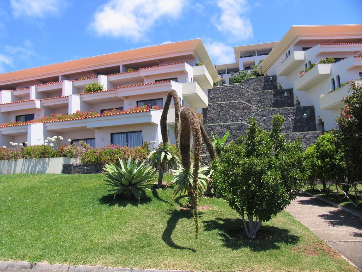 Um jardim no exterior de Hotel Jardim Atlantico